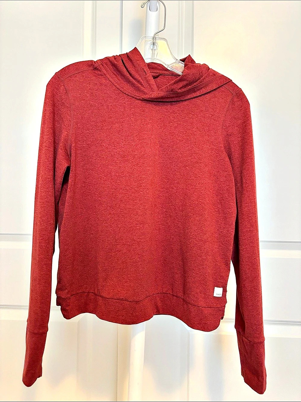 Vuori Halo Essential Hoodie in Currant Heather XS